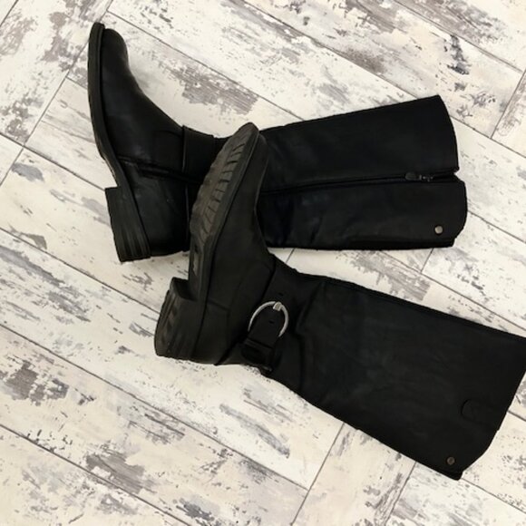 Black Boots with Buckle - Picture 5 of 5